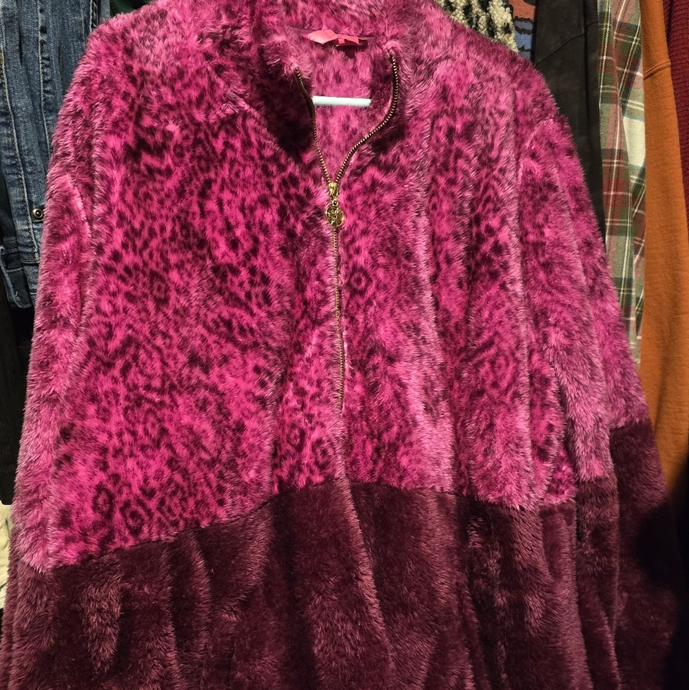 NWOT Lilly Pulitzer Size XXL sherpa Keala Popover in Amarena Cherry Pattern Play - Picture 4 of 9